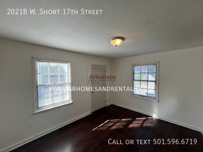 Building Photo - 2021B W. Short 17th Street-