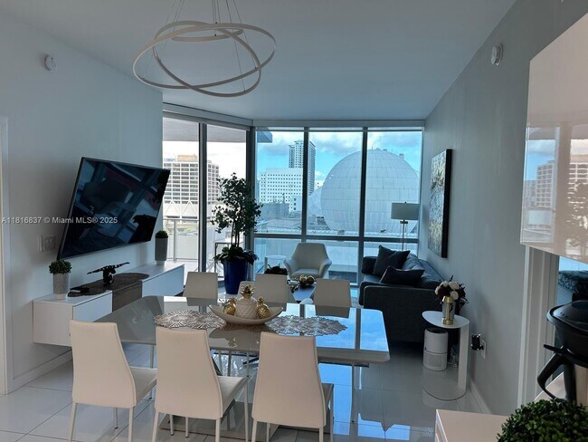 Foto del edificio - 851 NE 1st Ave