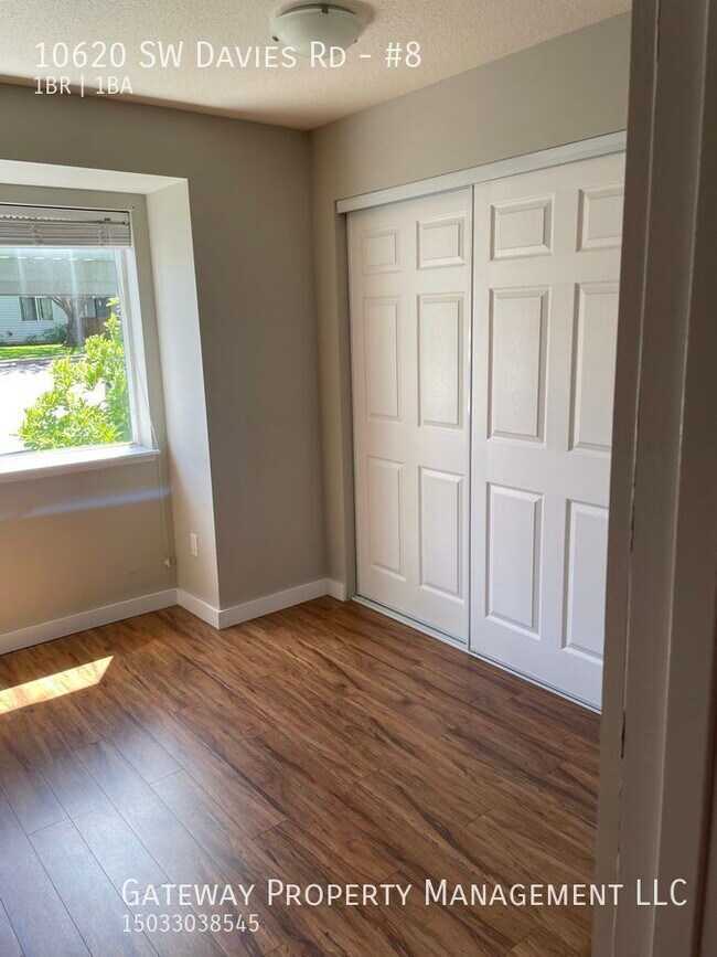 Foto del edificio - 10620 SW Davies Rd. Unit #8