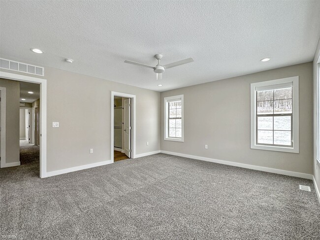 Building Photo - 3 br, 2.5 bath House - Kings Grove Townhom...
