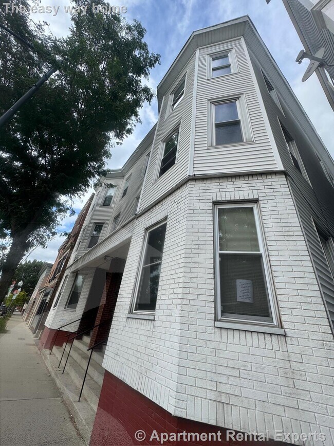 Building Photo - 795 Cambridge St