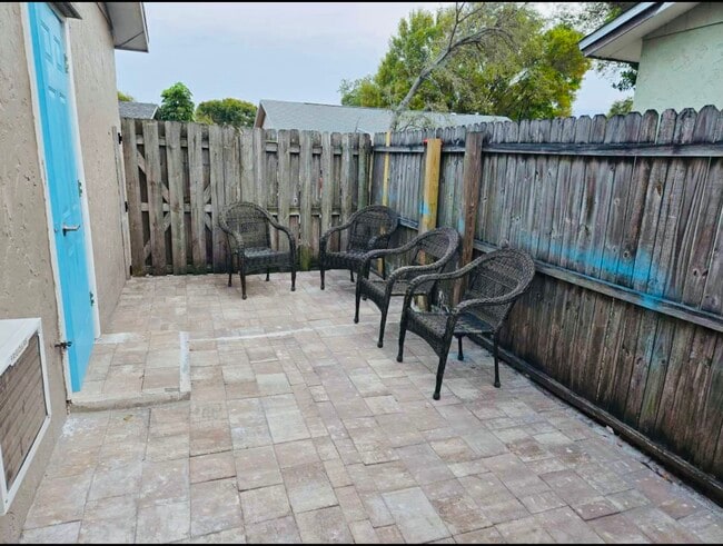 Building Photo - 4033 Sandpointe Dr