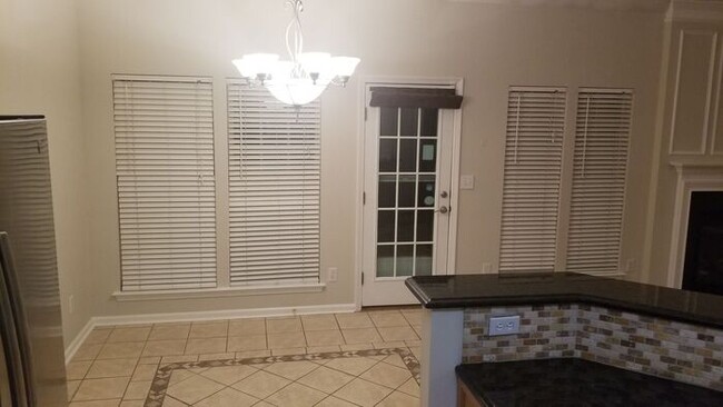 Building Photo - 207 Whitegrove Dr