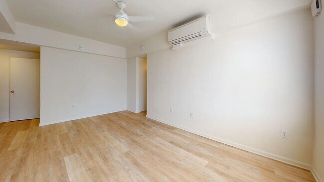 Foto del edificio - 744 Girard St NW