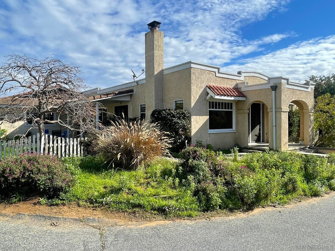 Primary Photo - 1536 Hunsaker St
