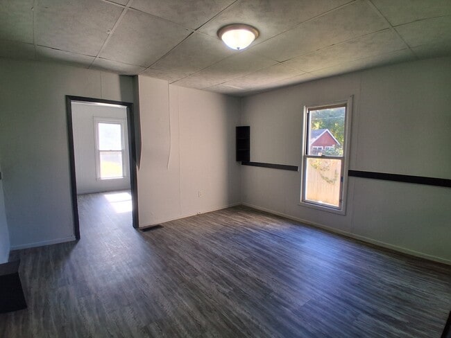 Foto del edificio - 714 Bryan Ave