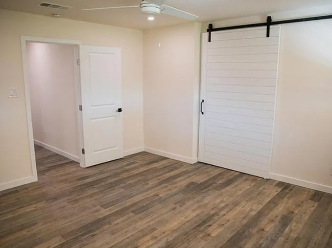 Building Photo - 305 Whitetail Dr