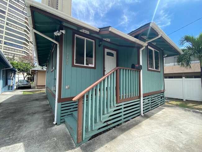Foto del edificio - 2483 Kapiolani Blvd