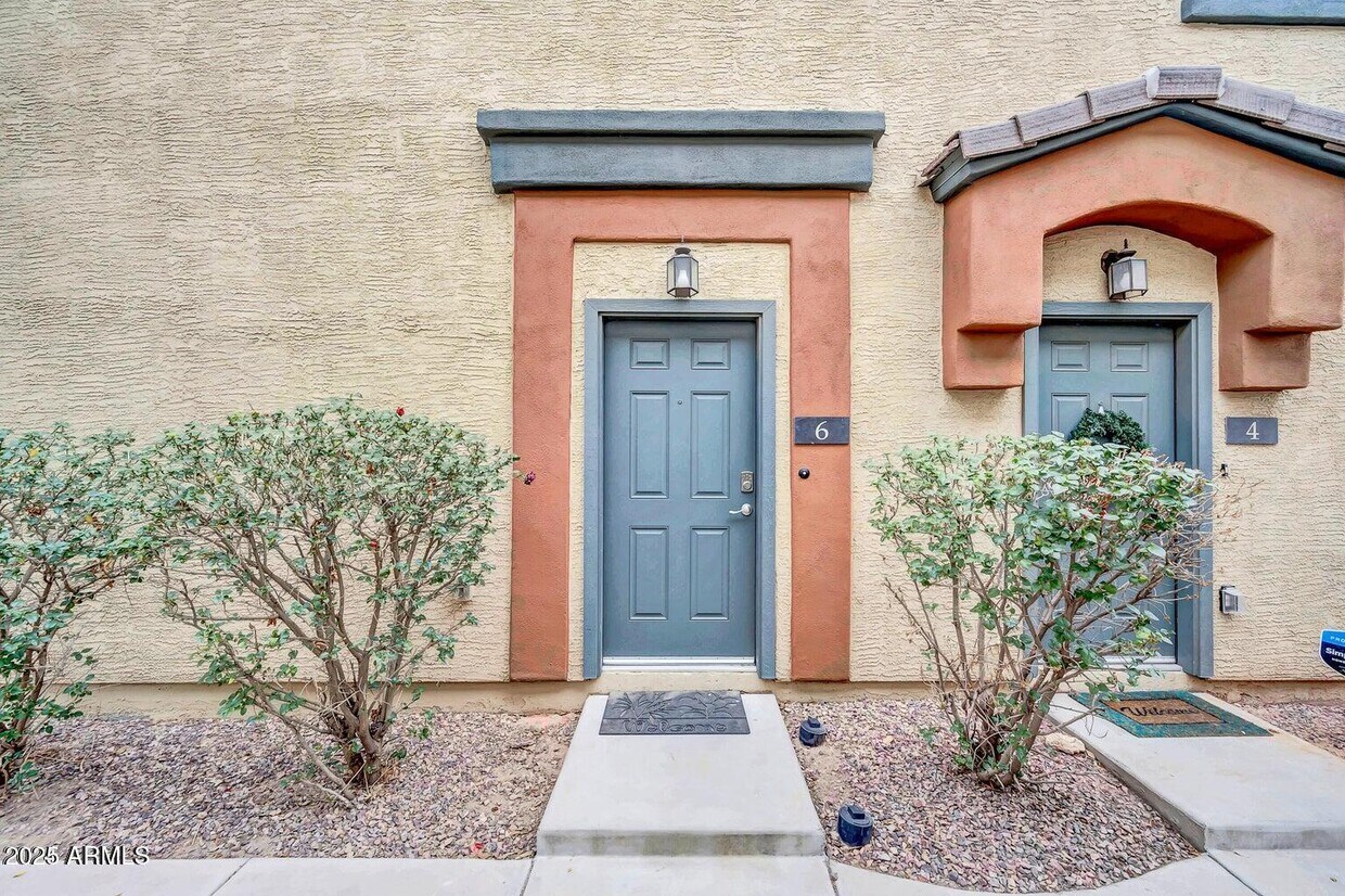 Foto principal - 2727 N Price Rd