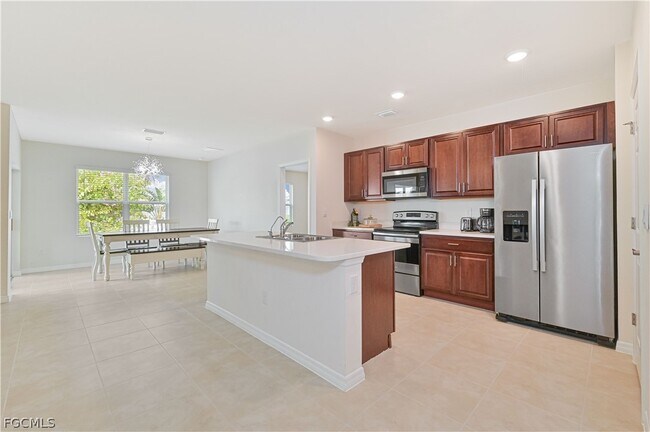 Foto del edificio - 1009 Jacaranda Pkwy E