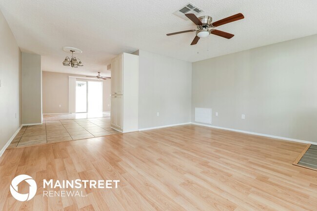 Foto del edificio - 8120 Blue Finch Way