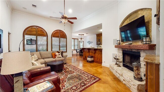 Building Photo - 2413 Watercrest Dr