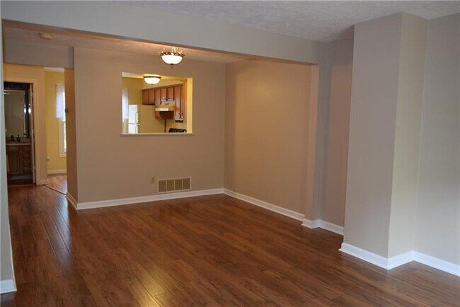 Foto del edificio - 1249 Meadowbrook Dr
