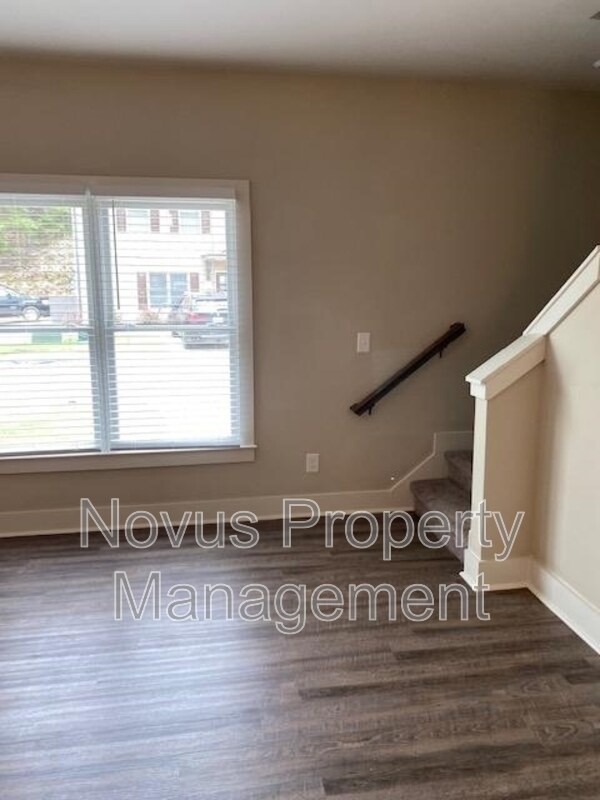 Building Photo - 185 Highlands Hl Dr