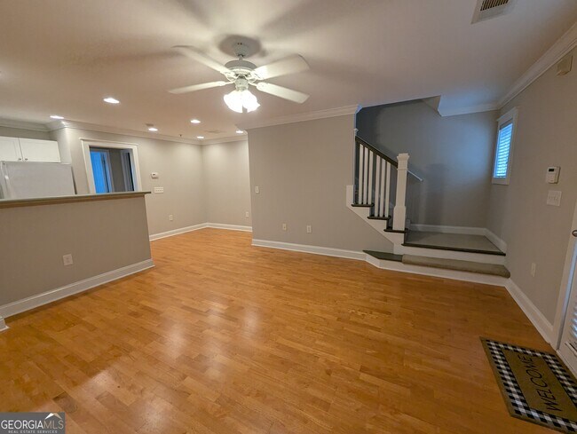 Building Photo - 490 S Barnett Shoals Rd