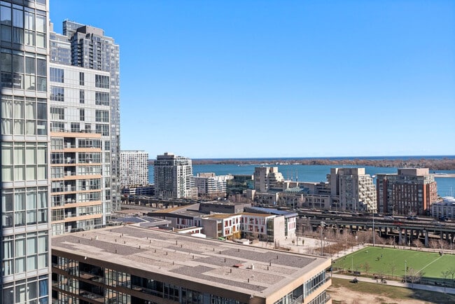 Photo du bâtiment - 462 Front St W