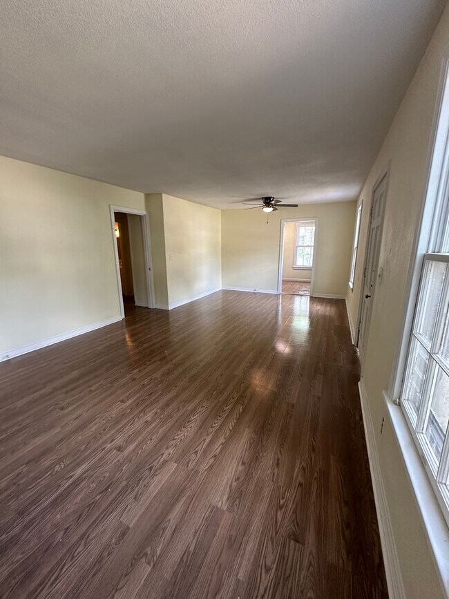 Foto del edificio - Remodeled 4 Bedroom House