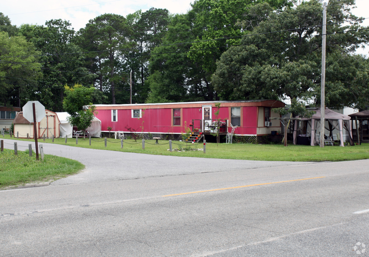 Primary Photo - Green Dolphin Mobile Home Park