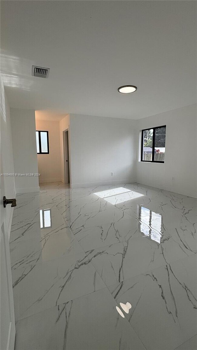 Building Photo - 15803 NW 39th Pl