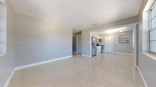 Foto del edificio - 3170 SW 25th Ter
