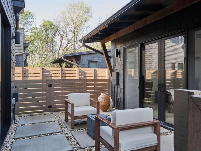 Building Photo - 4427 Gillis St