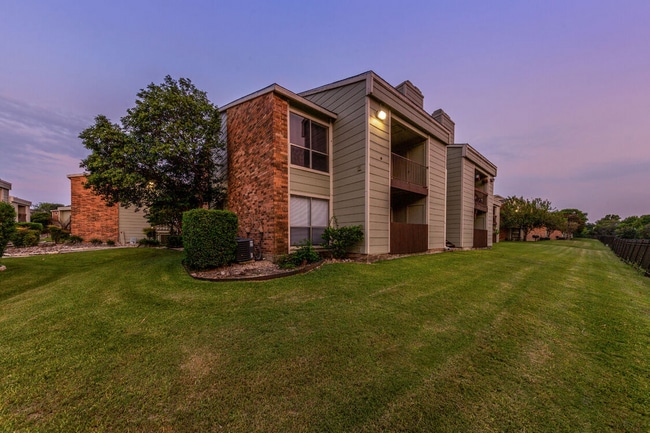 Building Photo - Summer Creek Apartments
