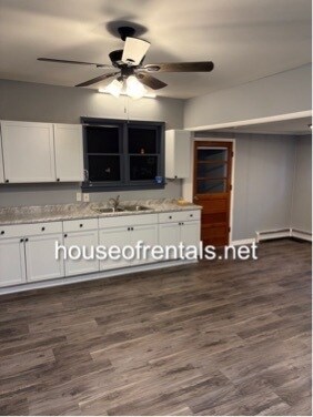 Building Photo - 902 Farris St