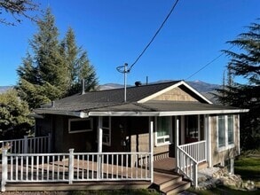 Building Photo - 267 Sheridan St