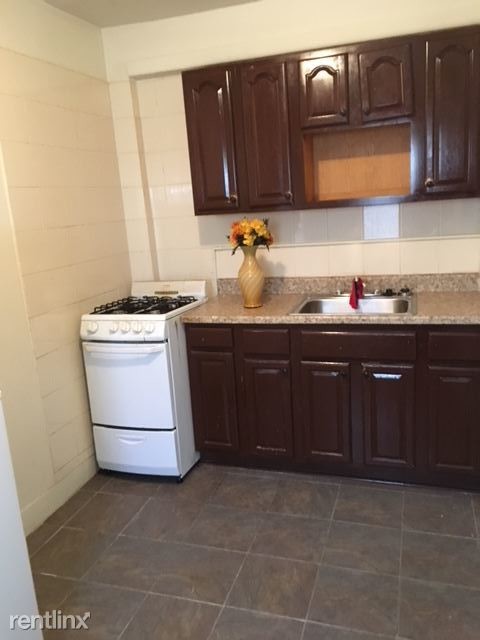 Foto principal - 709 E Church Ln
