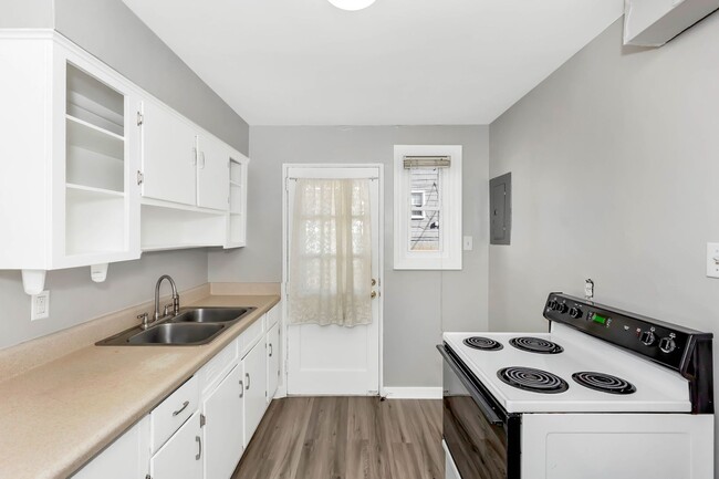 Building Photo - Huntsville Townhouse 2BR/1BA