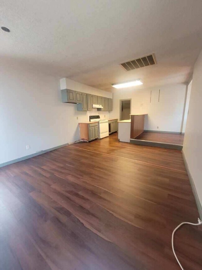 Foto del edificio - $649 - 2 bed 1 bath - Single Family Home