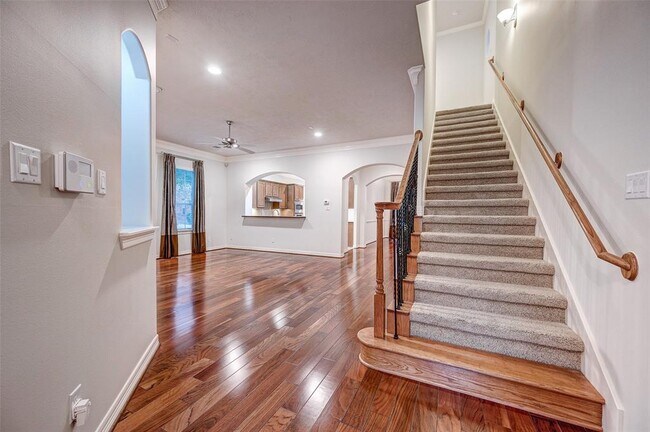 Building Photo - 1522 Olive Park