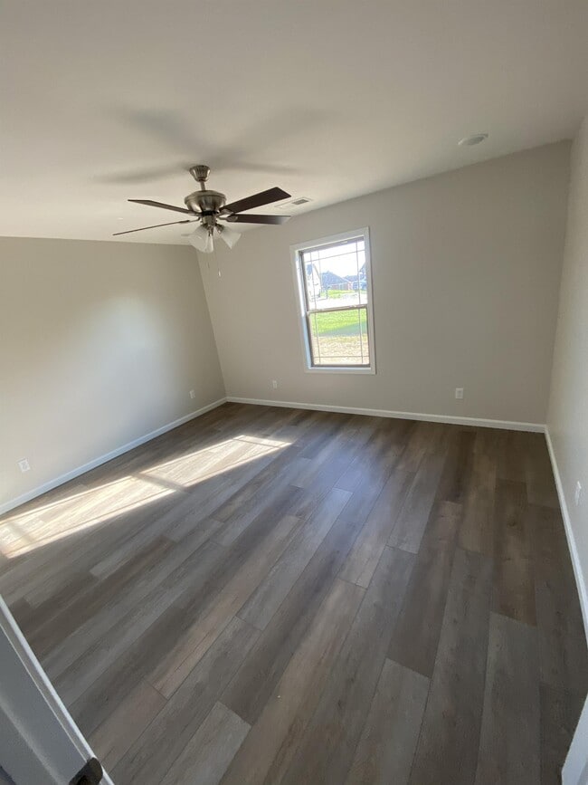 Building Photo - 200 Parkers Loop