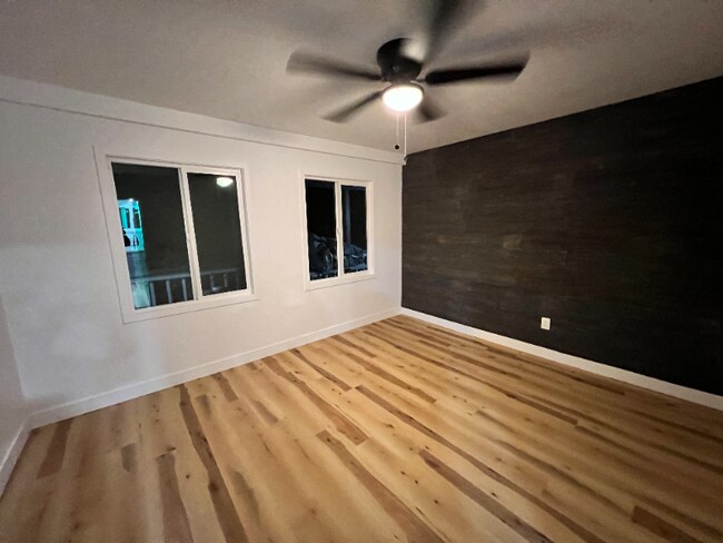 Foto del edificio - 3096 Goldner St