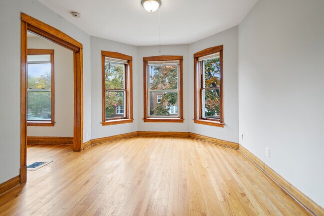 Building Photo - 4737 N Kildare Ave
