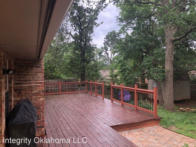 Building Photo - 3 br, 2 bath House - 908 Elmwood