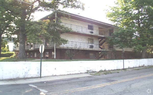 Primary Photo - 1600 Sullivant Ave