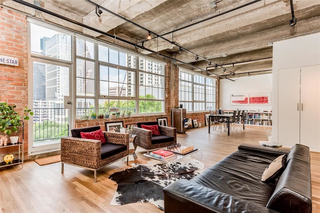 Foto principal - 204 Travis St