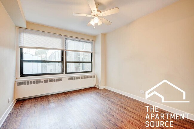 Foto del edificio - 4180 N Marine Dr