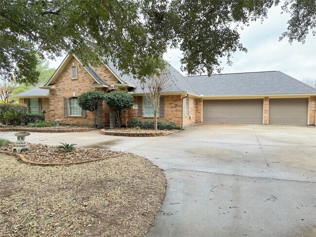 Building Photo - 16003 Escher Rd