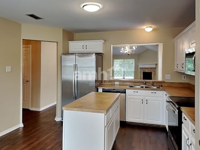 Building Photo - 2545 Big Spring Dr