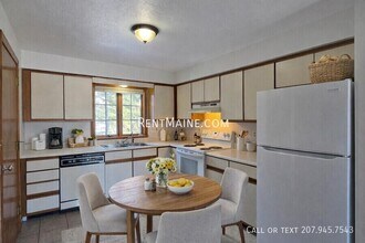 Building Photo - 7 Hartley St