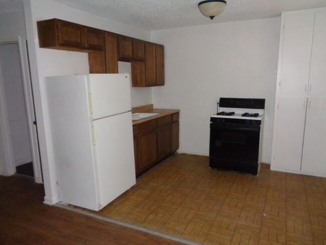 Building Photo - Studio Apartment Near ACU