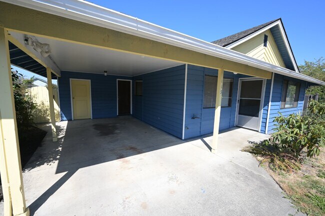 Building Photo - 3 bed 2 bath home in Port Angeles