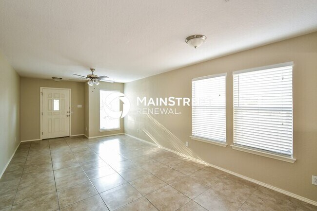Building Photo - 4 Bedroom Pet-Friendly Home in Converse, T...