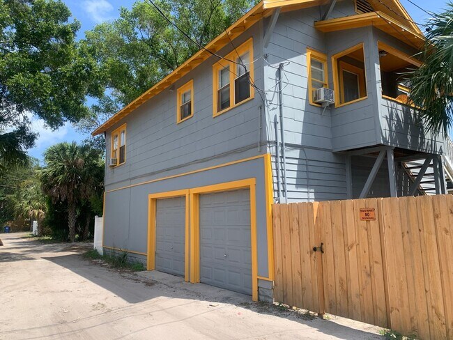 Foto del edificio - 1029 1/2 12th Ave S.