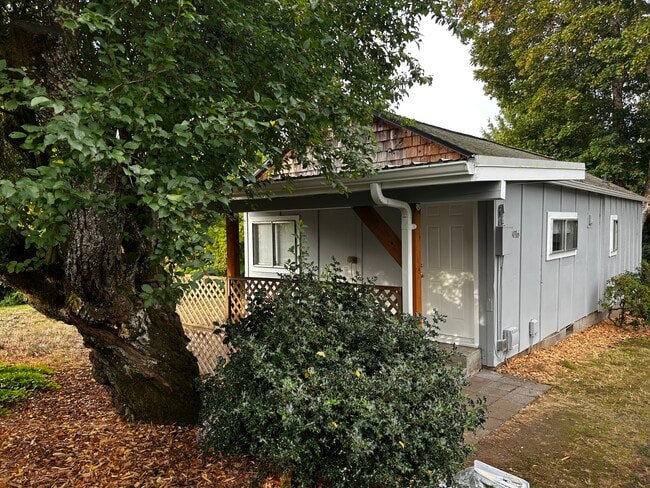 Private Home on 1/2+ Acre - 4016 NE 54th Ave