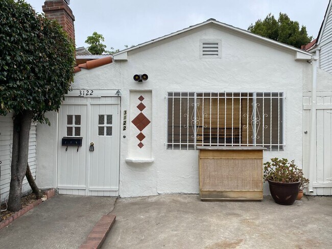 Foto del edificio - Charming House with Back Yard by Manzanita...
