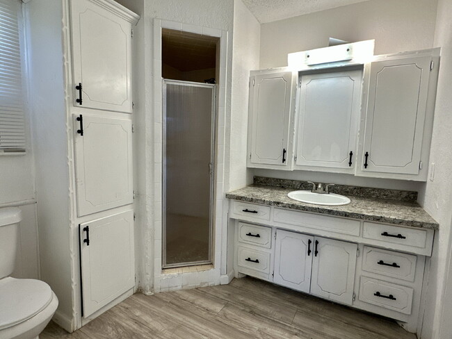 Foto del edificio - Spacious home in Slaton!