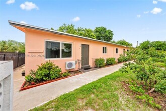 Building Photo - 612 NW 10th Terrace